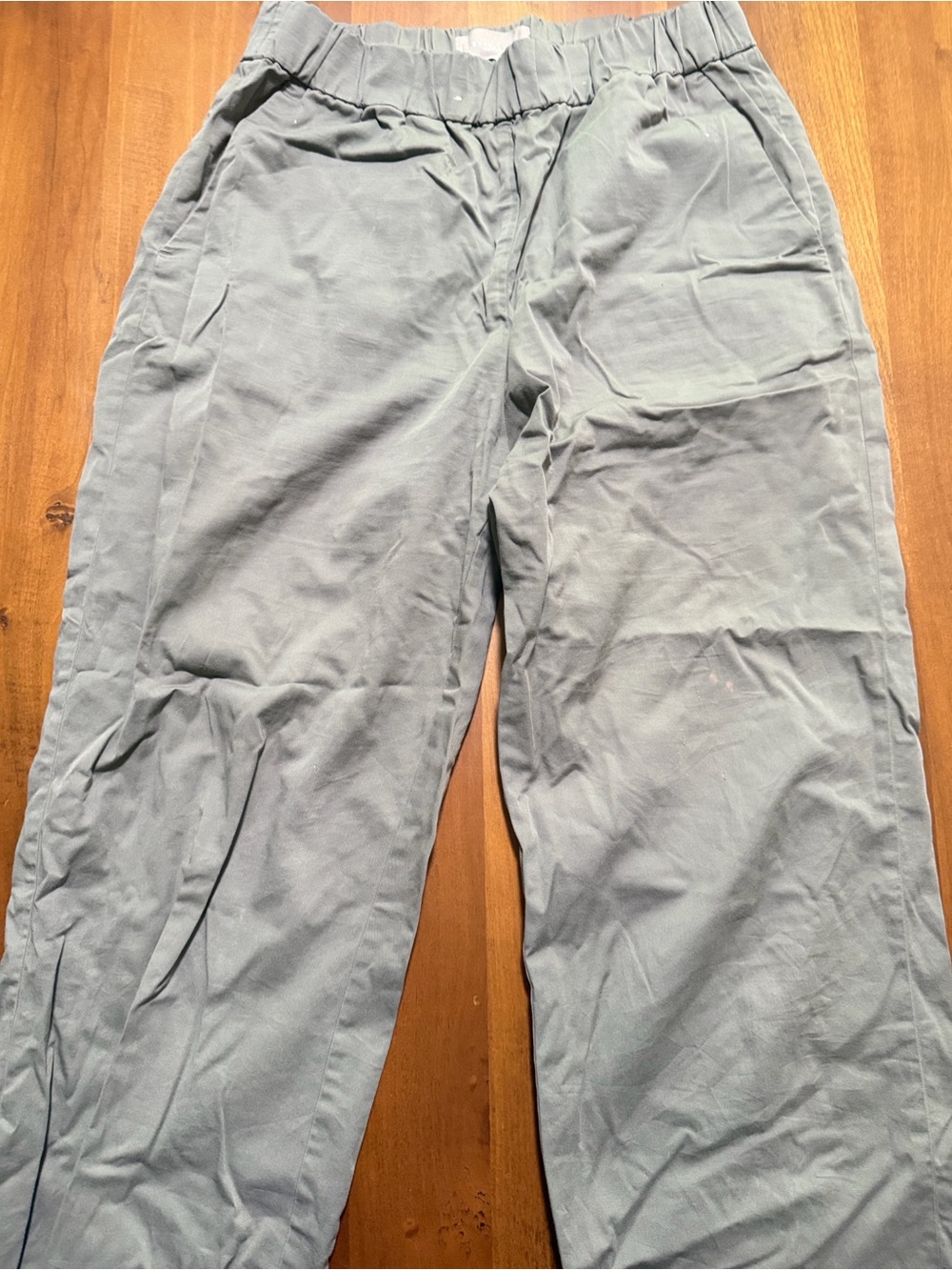 Everlane Straight-Leg Pants in Light Gray